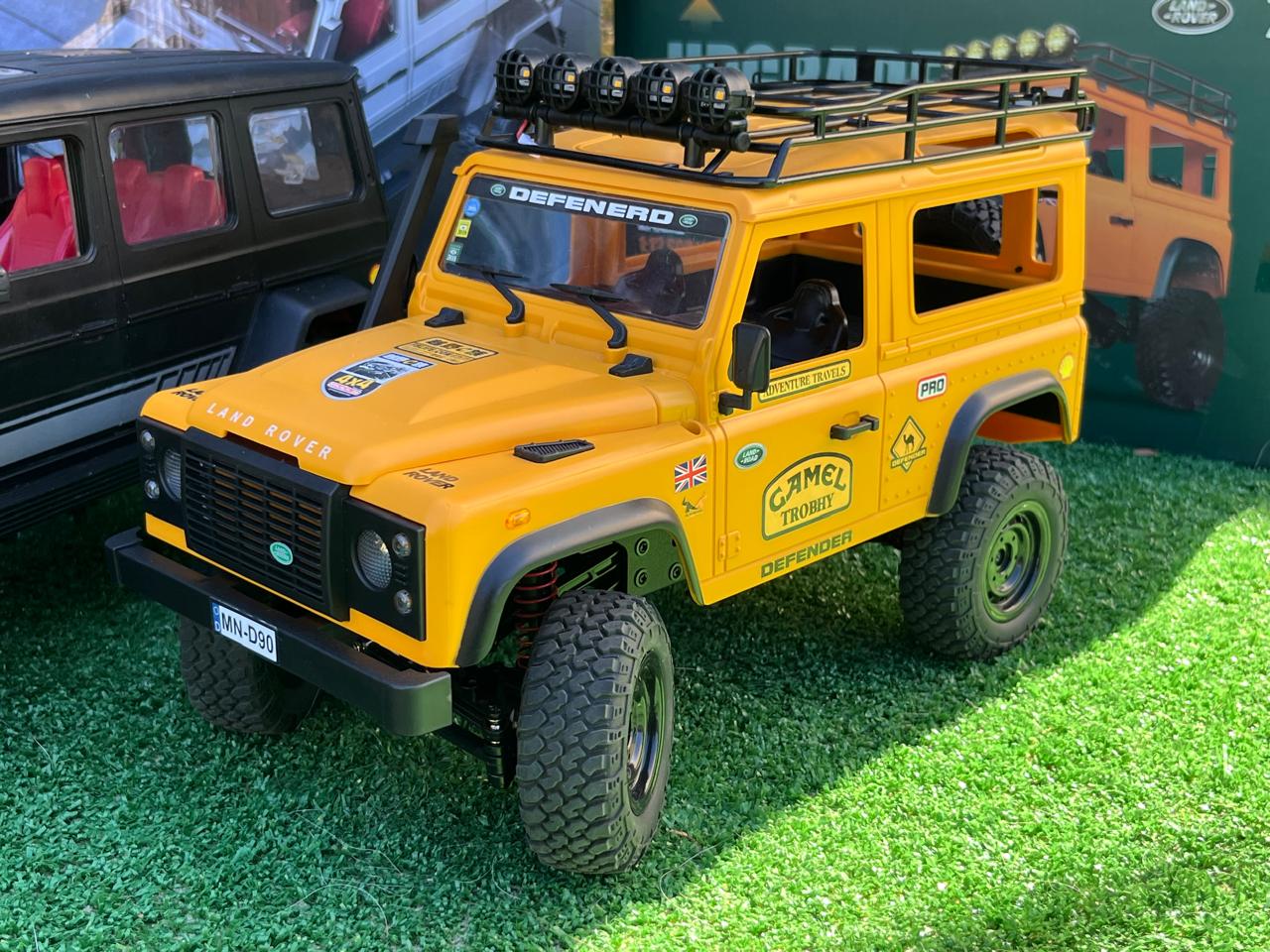 MN98 Defender Auto a Control Remoto 4x4 Escala 1:12